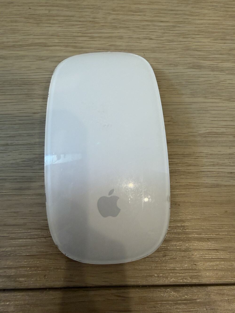 Apple Magic Mouse A1296 MB829LL/A Wireless Bluetooth Multi-Touch Laser White